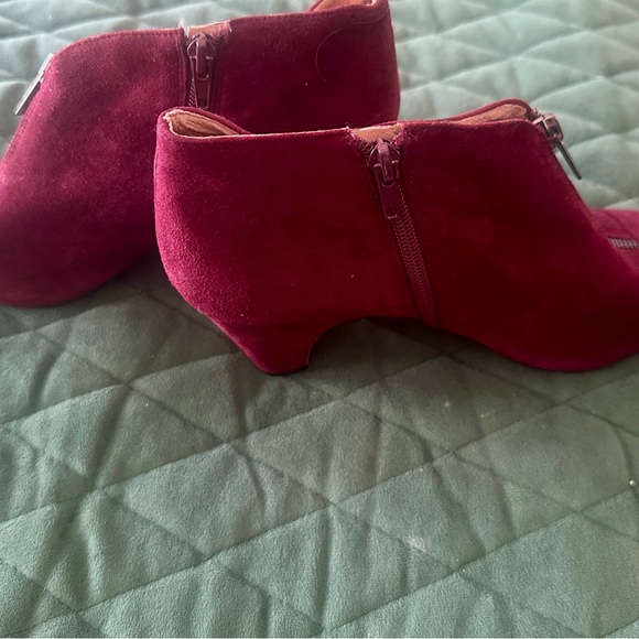CORSO COMO BAILIE Ankle Bootie Wine Suede 9.5 M - Picture 4 of 7